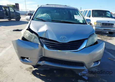 2011 Toyota Sienna Le V6 z USA, uszkodzony, nr VIN 5TDKK3DC8BS132349